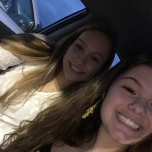 Meet your Posher, Elise